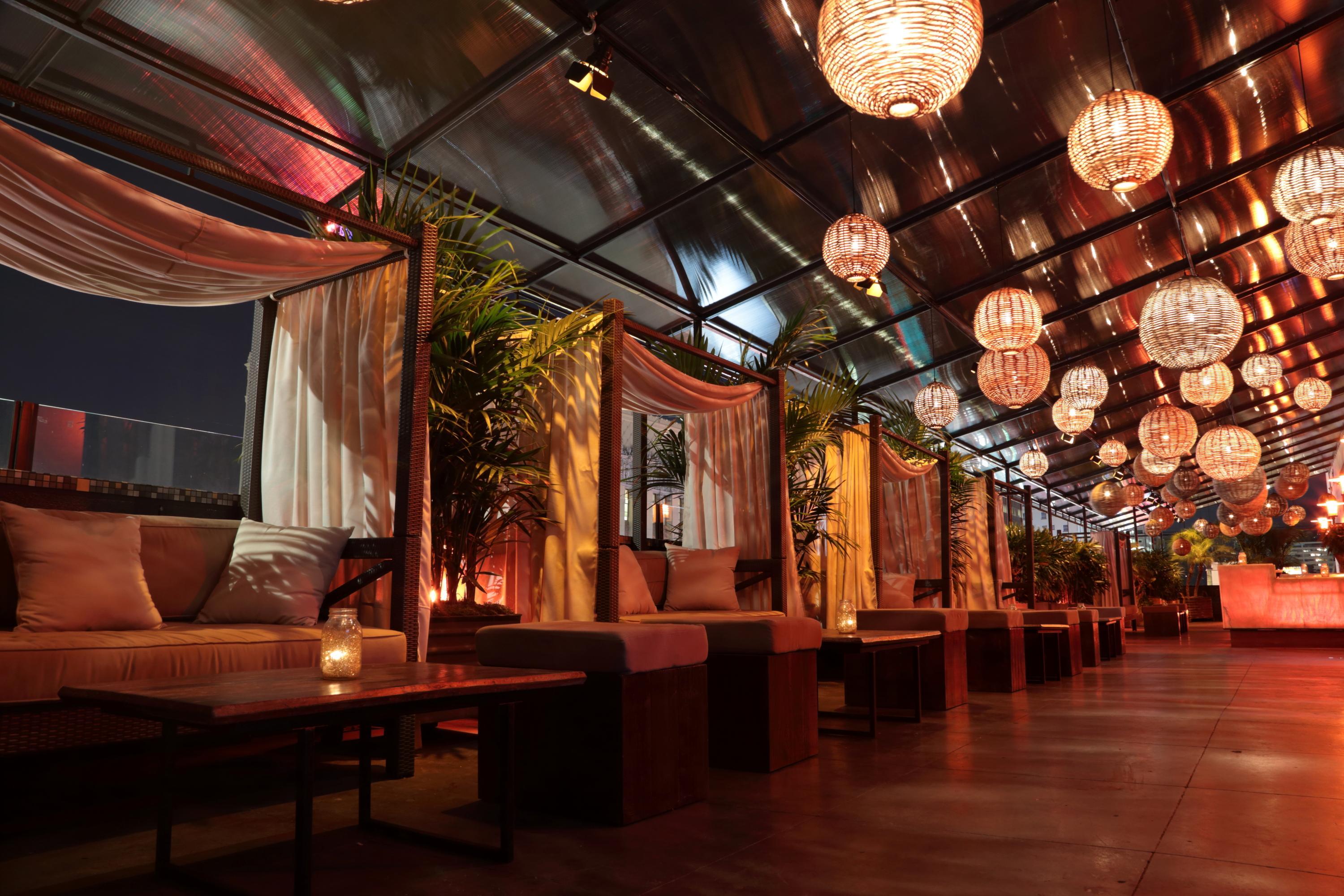 Loews Hollywood 4*