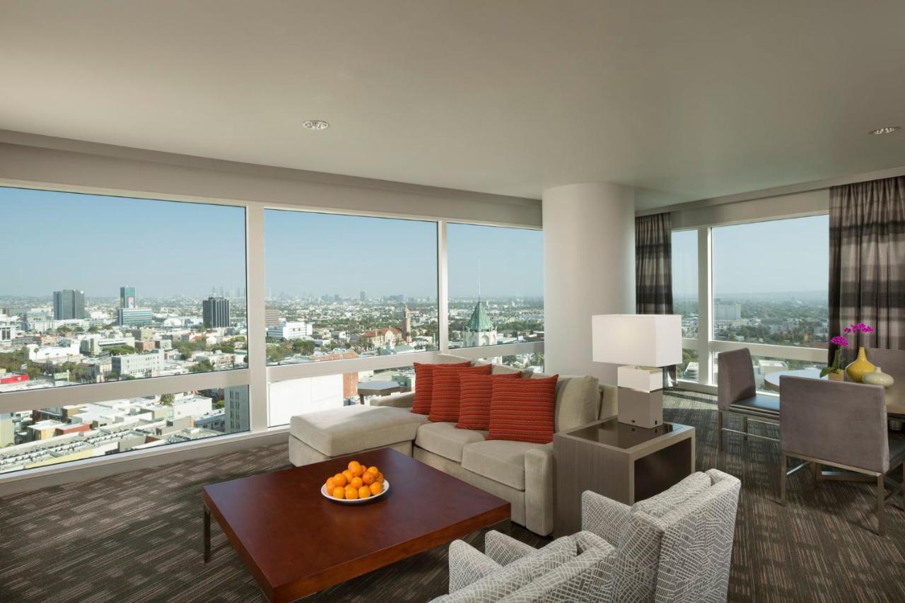 Loews Hollywood 4*
